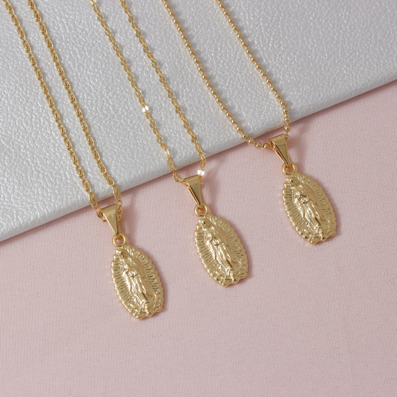 REF: 24550 Dije Virgen De Guadalupe Tallada