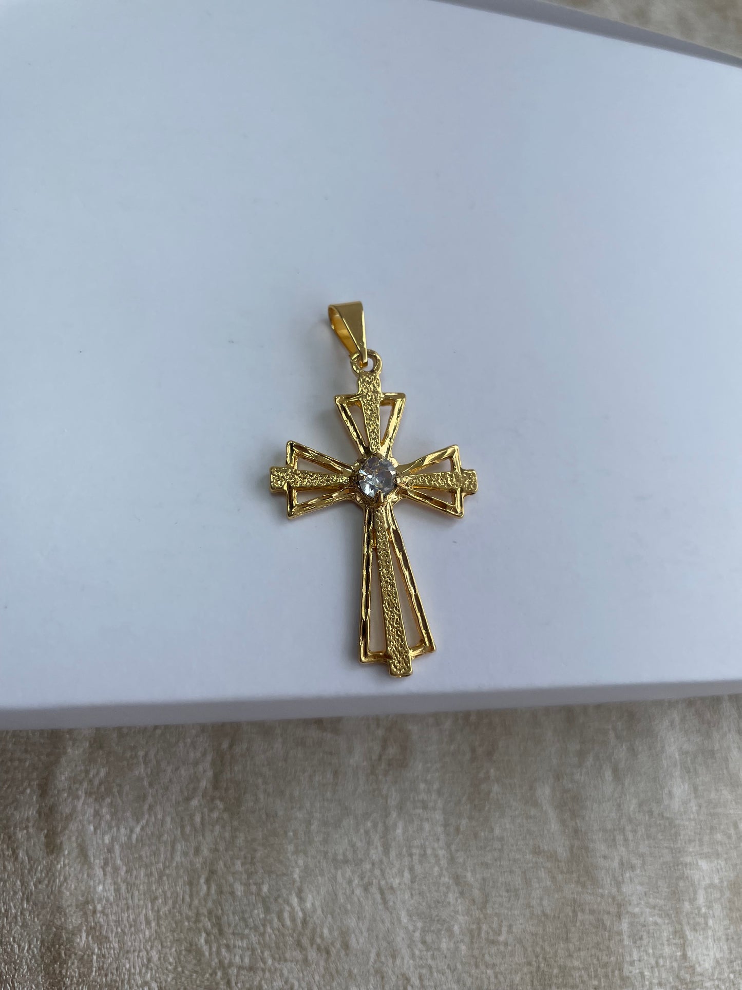 REF: 27200 DIJE CRUZ CIRCONIAS CENTRAL