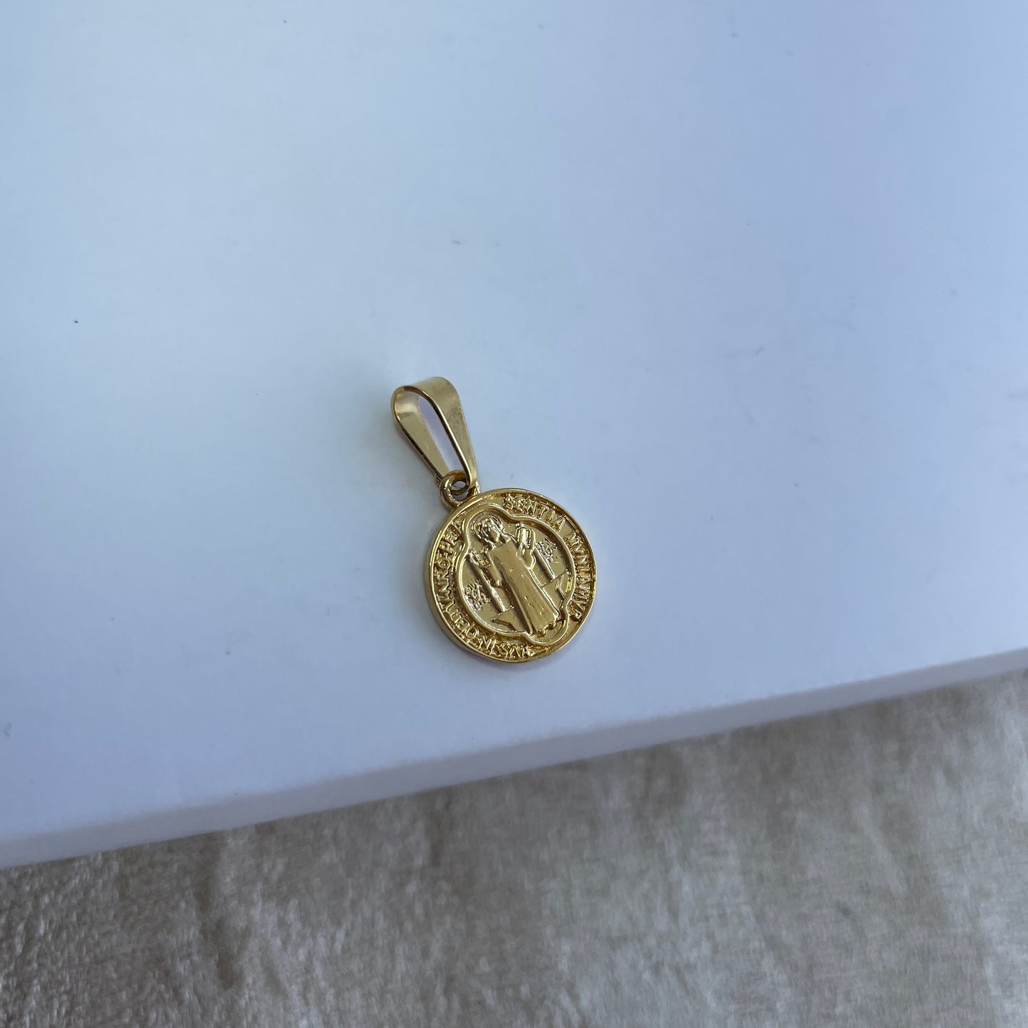 REF: 24476 Dije San Benito Redondo