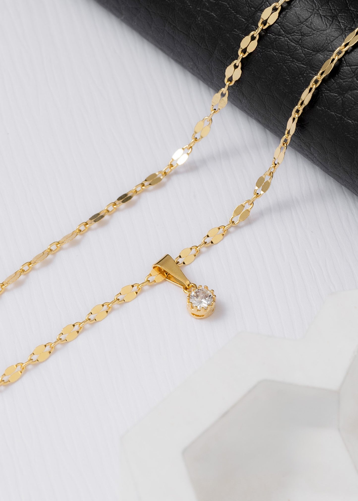 REF: 23169 Dije Circon